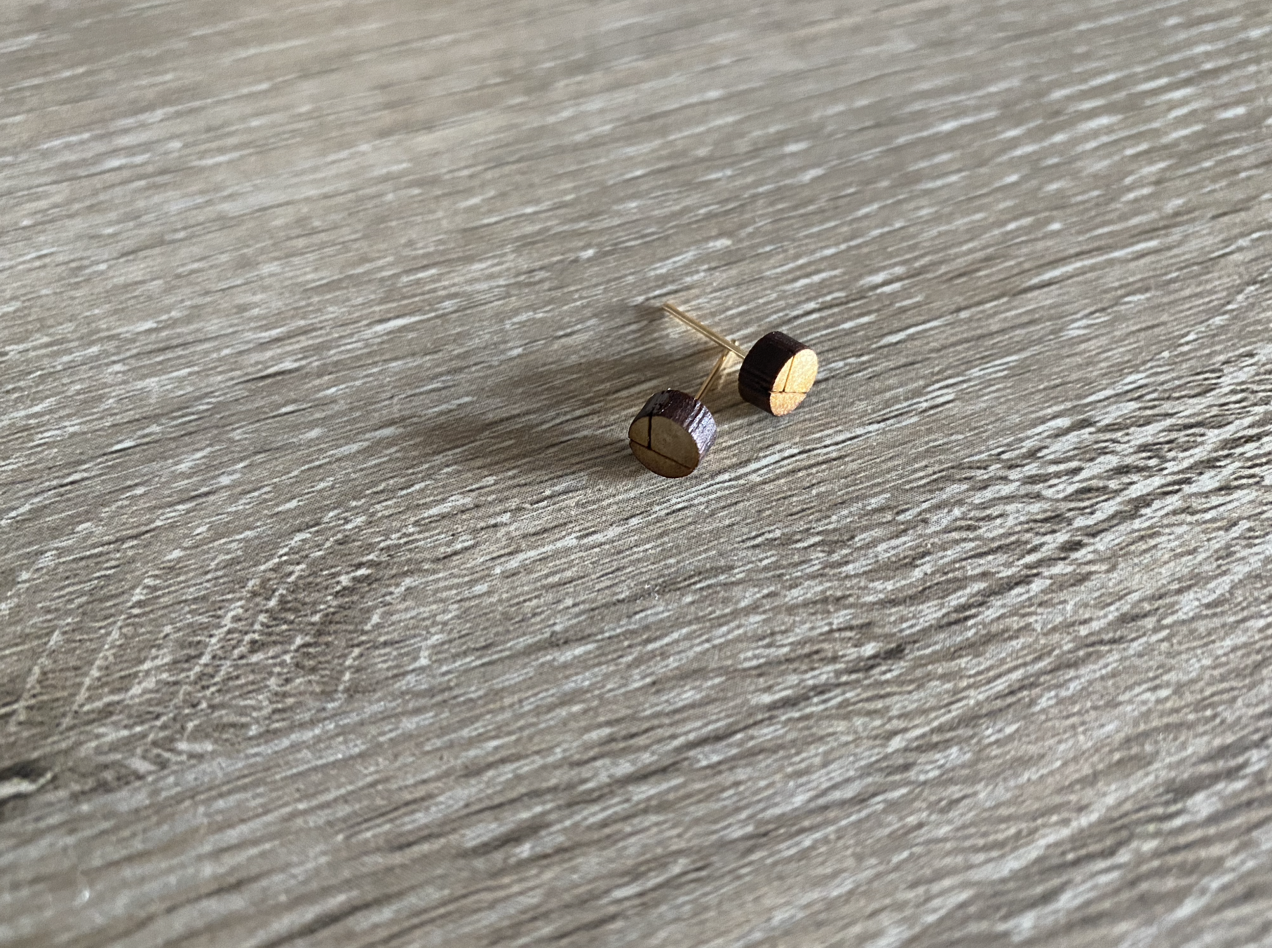 wood-round-lined-earring